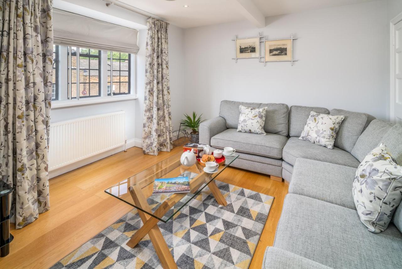 Castle Properties:Eton-The College Windsor Eksteriør billede