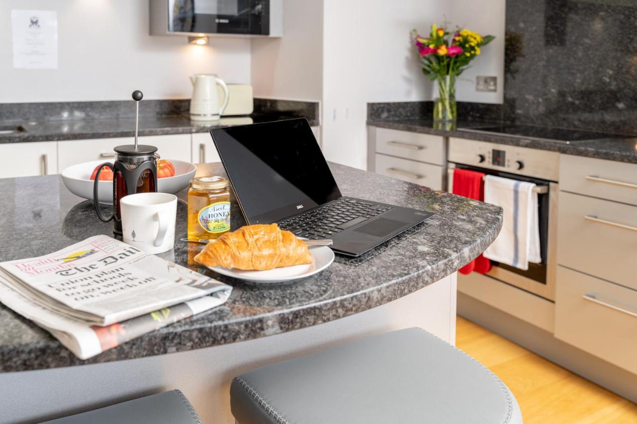 Castle Properties:Eton-The College Windsor Eksteriør billede
