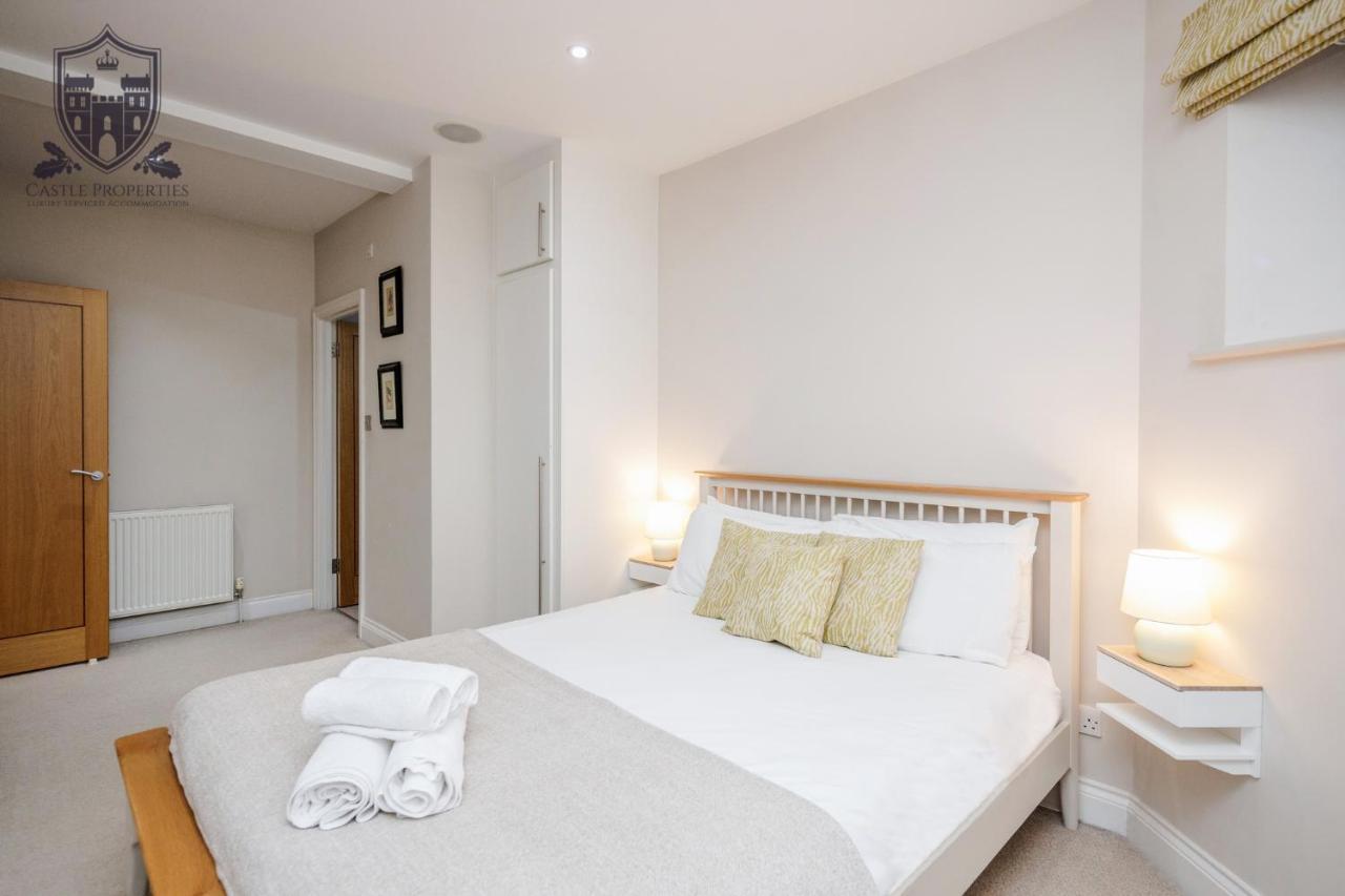 Castle Properties:Eton-The College Windsor Eksteriør billede
