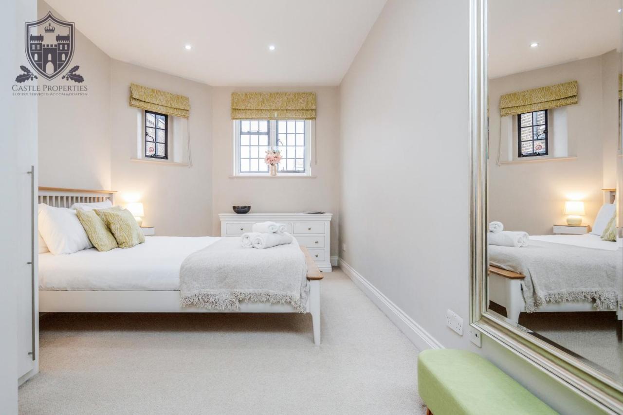 Castle Properties:Eton-The College Windsor Eksteriør billede