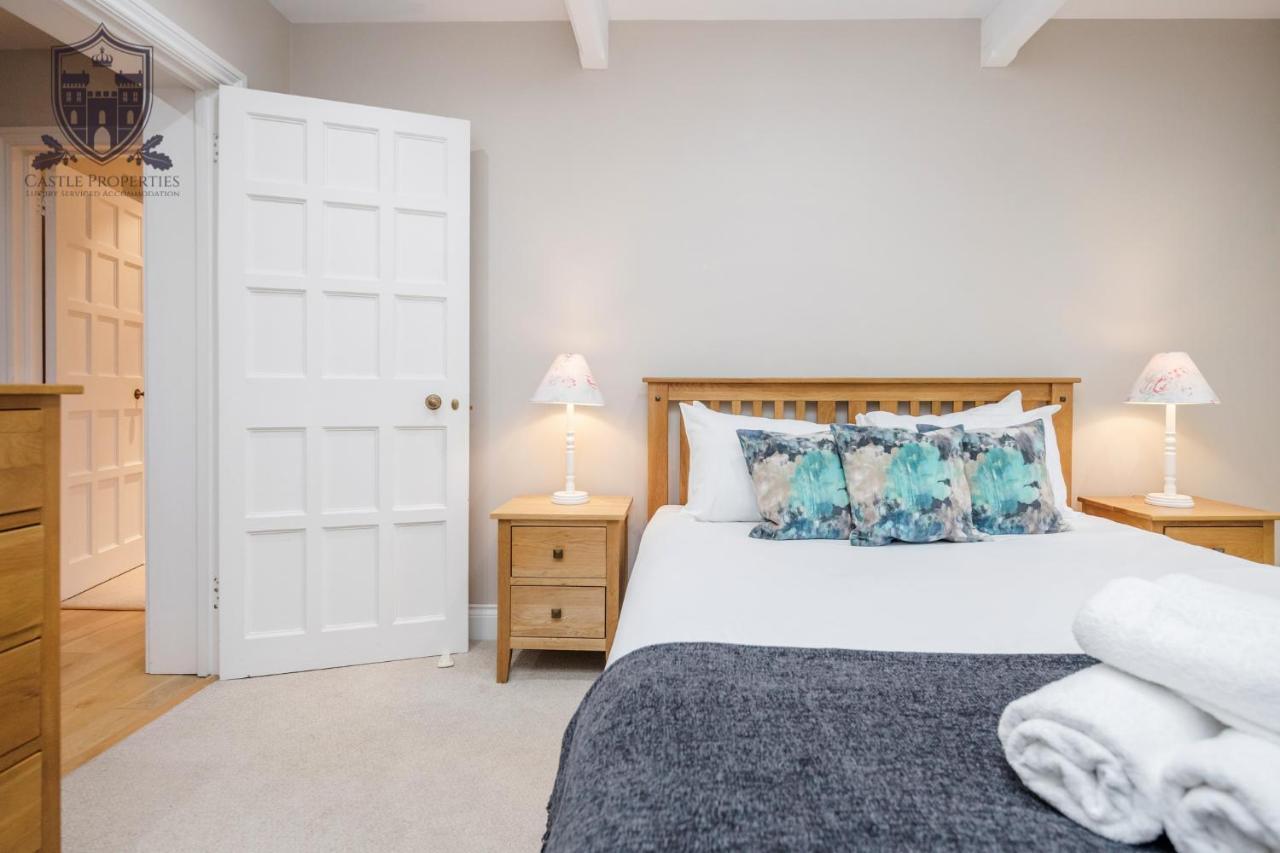 Castle Properties:Eton-The College Windsor Eksteriør billede